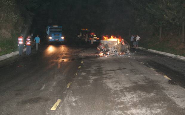 O dia que perdi a CAPA - Carro pegando fogo - Muitos Sentimentos (ANO2007)
