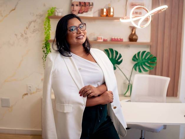 Corporativo de Myrian Sarges