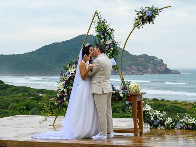 Casamento de Fotografia de Casamento na Fazenda Verde da Praia do Rosa: O Dia Inesquecível de Cristiane e Adriano