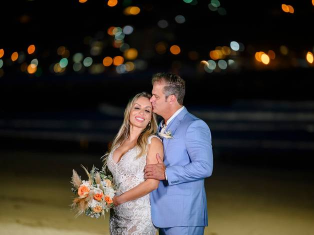 Casamento de Um Casamento Íntimo com Vista para o Mar: Erika e Marcus em Itapema