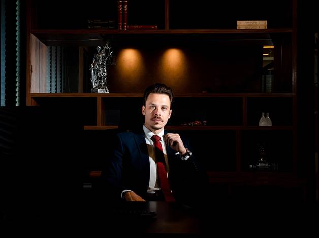 Retrato Profissional de Fotografia Corporativa Profissional para Escritórios de Advocacia | Matoso & Novaes em Camboriú, SC