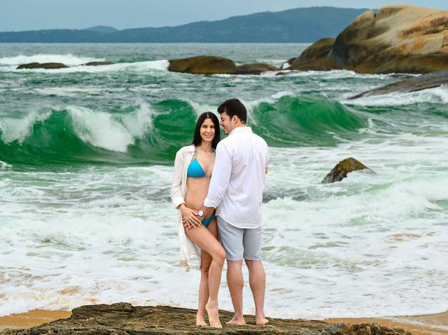 Gestante  de Ensaio Gestante na Praia do Estaleirinho em Balneário Camboriú, SC