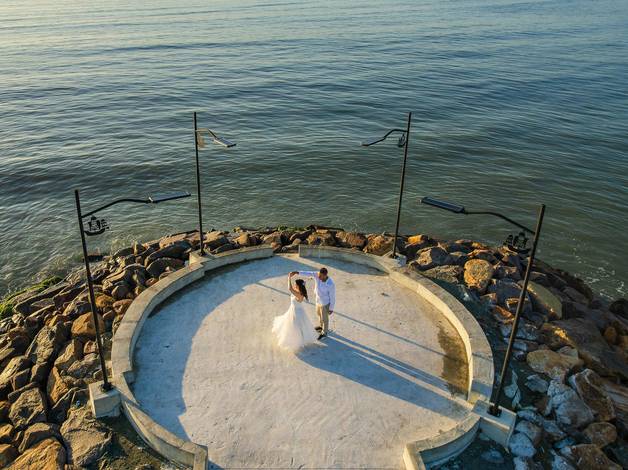 Ensaio Casal - Pré-wedding de Ensaio Pré-Wedding no Molhe Norte de Itapema, SC