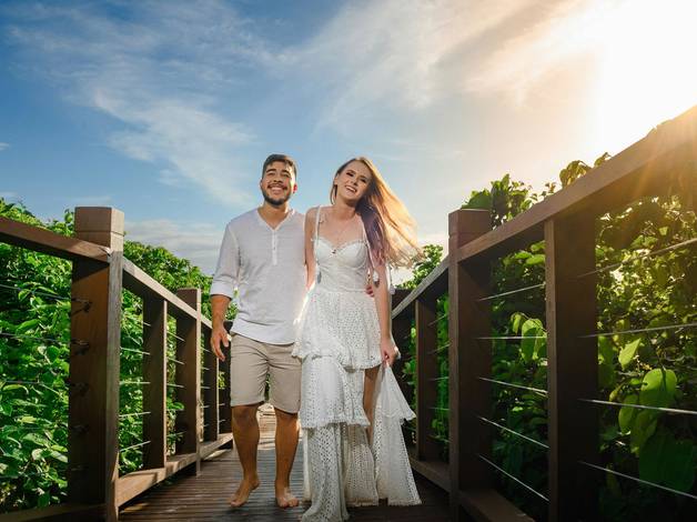 Ensaio Casal - Pré-wedding de Ensaio Pré-Wedding na Praia de Bombas em Bombinhas, SC