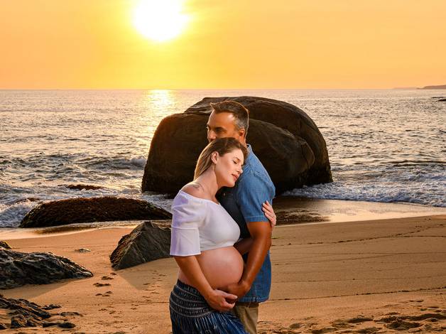 Gestante  de Ensaio Gestante ao Amanhecer na Praia do Estaleirinho, Balneário Camboriú – SC