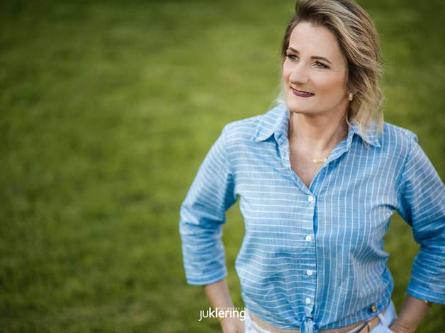 Feminino de UMA NOVA PÁGINA - IARA 