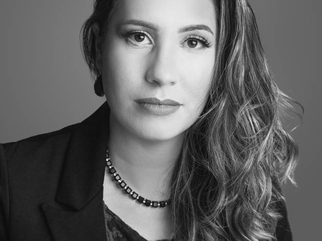 Retratos de DANI - SEJA DONA DA SUA MARCA