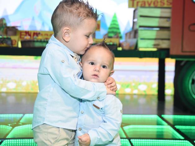 Infantil de Miguel 3 anos e Teo 1 aninho 