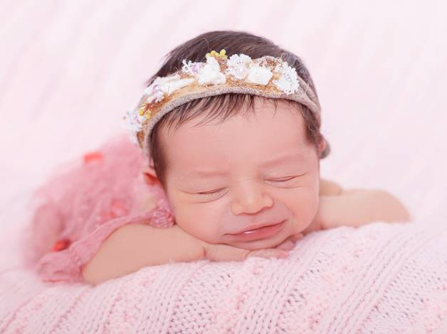 NEWBORN de BOOK NEWBORN LIZ