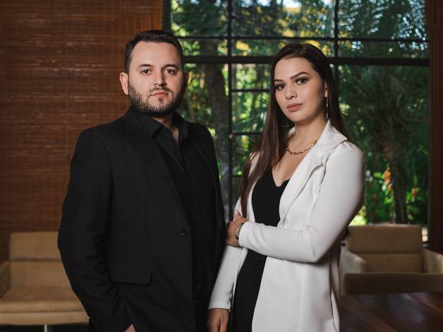 Corporativo de Viviane e André 