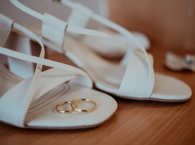 Casamentos de Casamento na Praia do Rio de Janeiro: Noiva Minimalista Nataly & Noivo Andrei