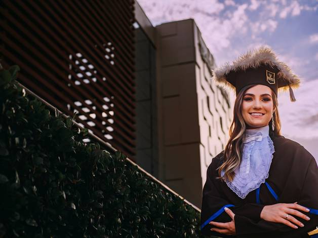 Formatura de Colação de Grau em Administração e Festa de Formatura – Ana