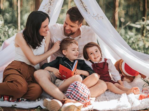 Família de Ensaio de Natal - Sebastian, Liam, Laís e Martin