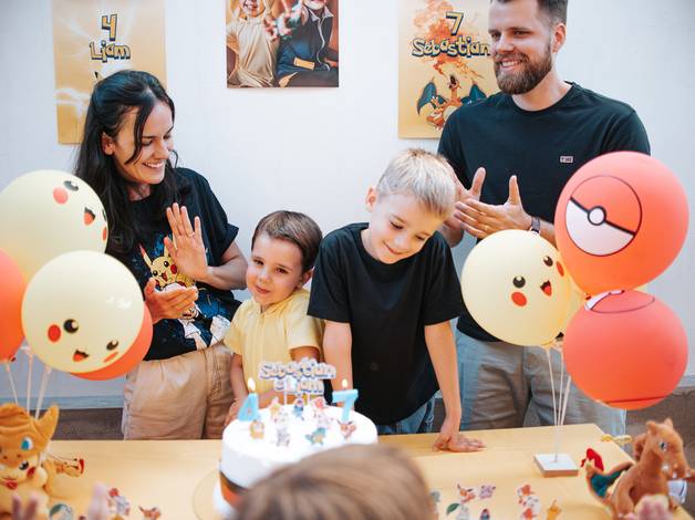 Aniversário de Aniversário de 7 do Sebastian e de 4 do Liam