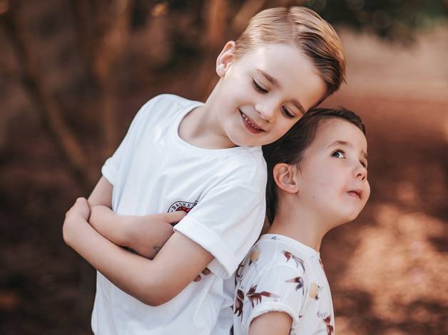 Infantil de Sebastian e Liam