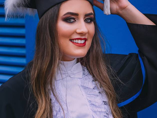 Formatura de Graduação em Administração FACCAT - Sabrina