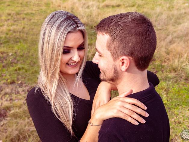 Casal de Ensaio Casal em Maquiné 