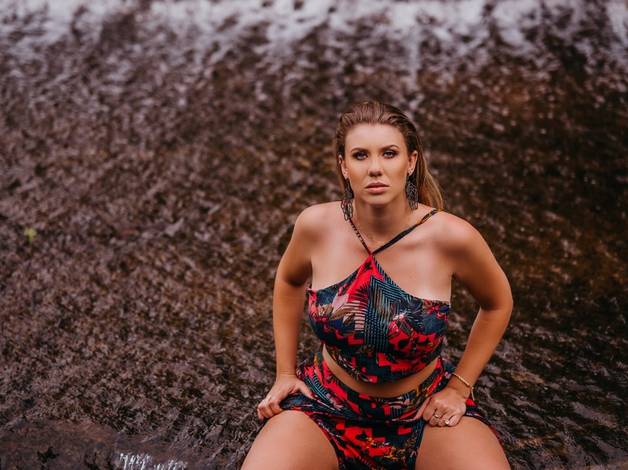 Ensaio Feminino de Carine Tibola