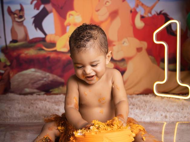 SMASH THE CAKE de TEM QUEM RESISTA A UM  BOLO... E TEM QUEM JÁ CHEGA SABOREANDO!