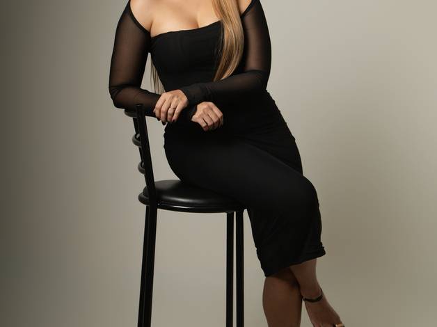 FEMININO de UM ENSAIO PARA CELEBRAR A  MULHER QUE VOCÊ É!