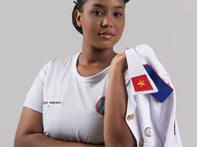 CORPORATIVO de A FARDA É MUITO MAIS DO QUE  UM UNIFORME.