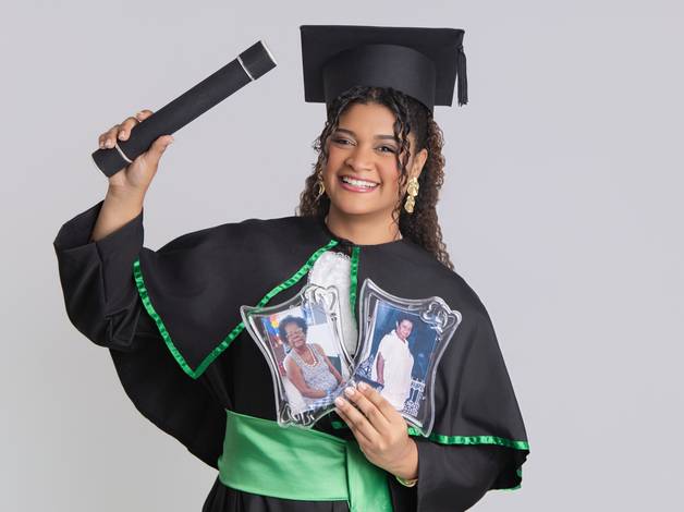FORMATURA de  UMA CONQUISTA QUE CARREGA UMA SAUDADE.