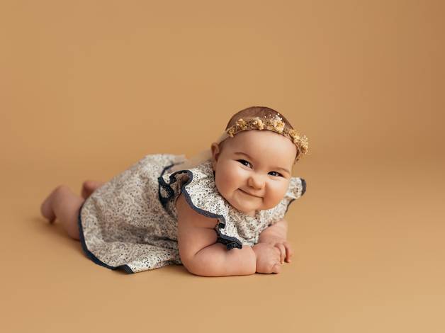 Bebés e crianças de 6 meses da bebé L.