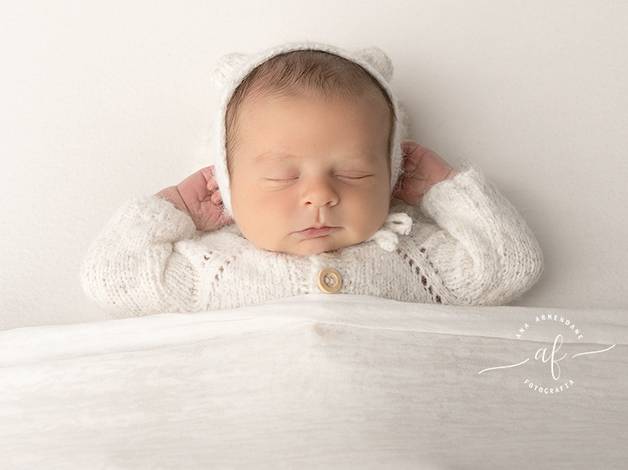 RECÉM NASCIDO de NEWBORN 