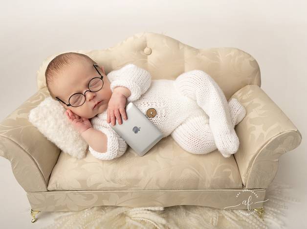 RECÉM NASCIDO de NEWBORN