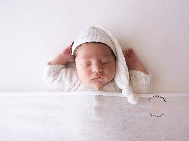 RECÉM NASCIDO de NEWBORN 