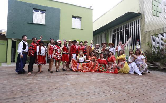 CULTURA POPULAR E ESPETÁCULOS de TOUR VIRTUAL MIRA IRA