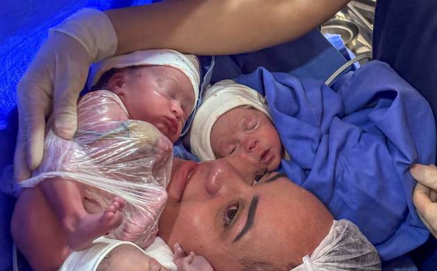 Ensaio Gestante de Fotografia de Parto de Trigêmeas em Florianópolis: A Chegada Emocionante das Meninas da Ju