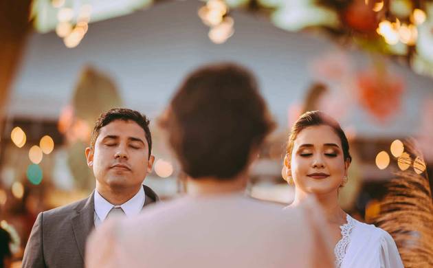 Casamentos de Um casamento rústico na Praia de Vilas do Atlântico em região Metropolitana e Salvador - Noivos Paula e Victor - Thiago Rosarii