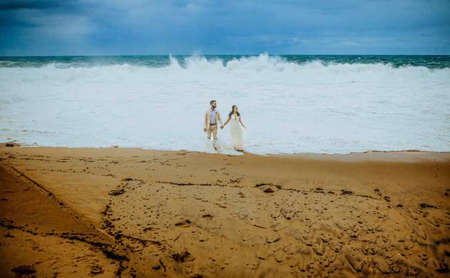 Casamentos de Já pensou em casar numa Praia do Rio Vermelho? Viviane e Caio - Wedding Intimista