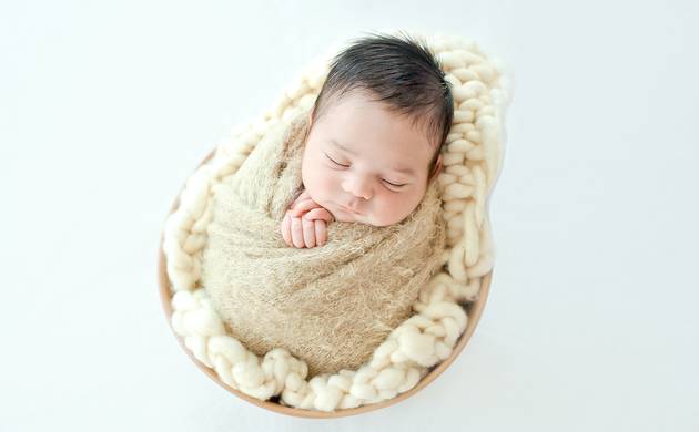 Newborn (Recém-nascido) de Aurélio 