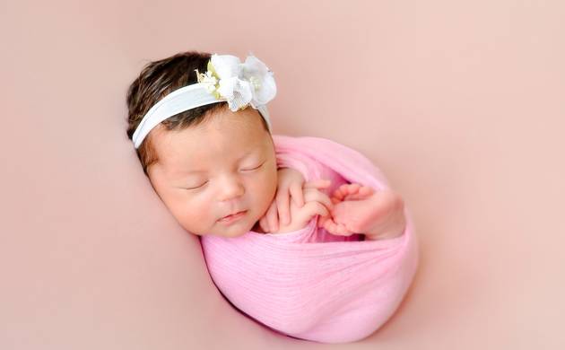 Newborn (Recém-nascido) de Julia 