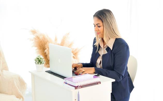 Fotos Corporativas/ Perfil de Cintia 