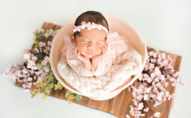 Newborn (Recém-nascido) de Sarah