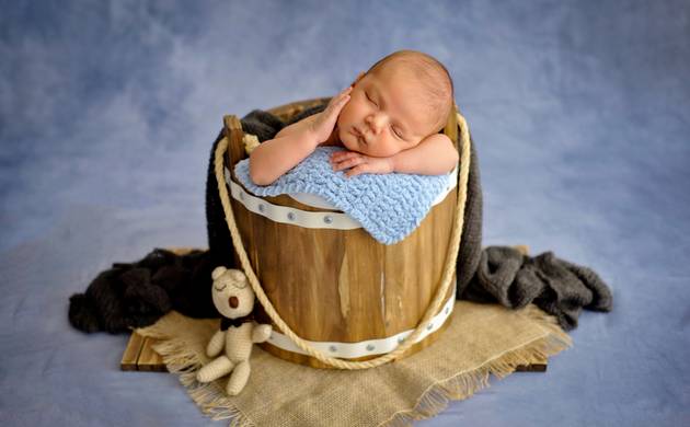 Newborn (Recém-nascido) de Theo 