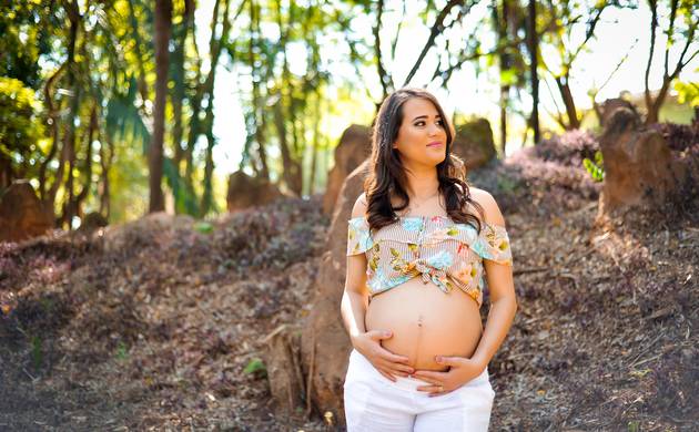 Gestante externo de Denise em sua doce espera