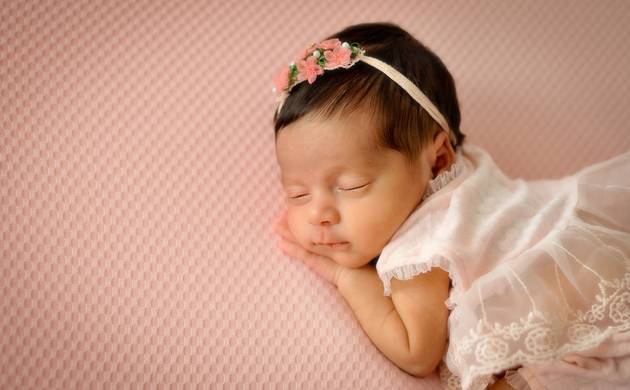 Newborn (Recém-nascido) de Yasmin