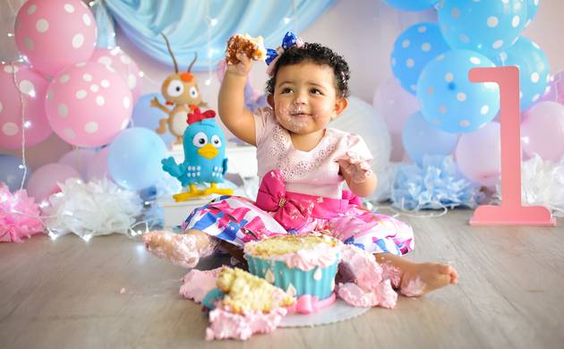 Smash the Cake de Helena / Galinha pintadinha