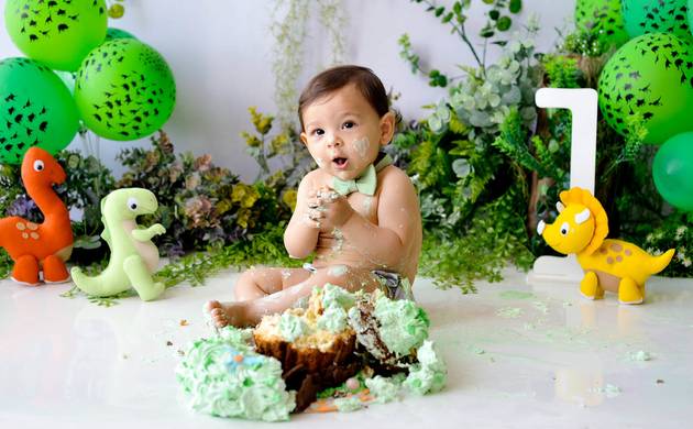 Smash the Cake de Miguel / Tema: Dinossauro