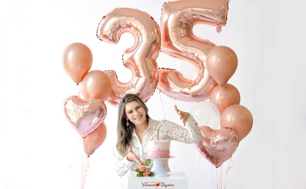 Ensaio B day- Adulto  de Vanessa 35 anos