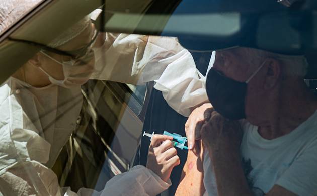 Fotojornalismo de Vacinação COVID-19 - Idosos