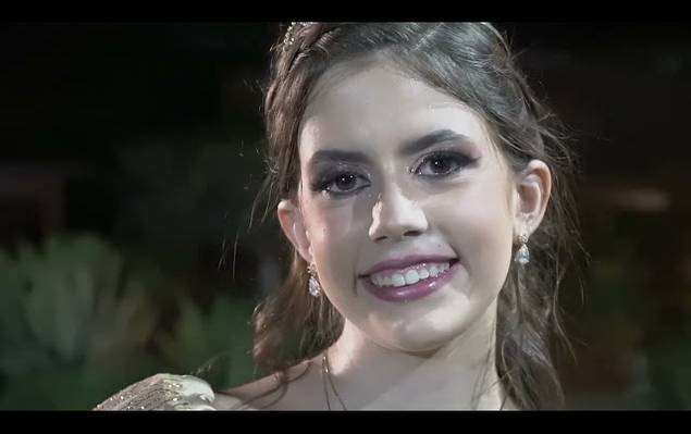 Vídeos 15 Anos de 15 Anos Cecilia 