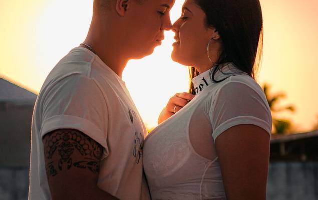 Casal de Ensaio de casal no posto