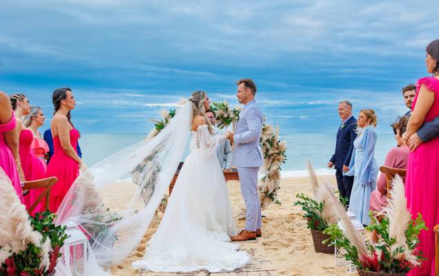 Casamento de Casamento de Jan e Iuri: Emoção à Beira-Mar em Balneário Camboriú