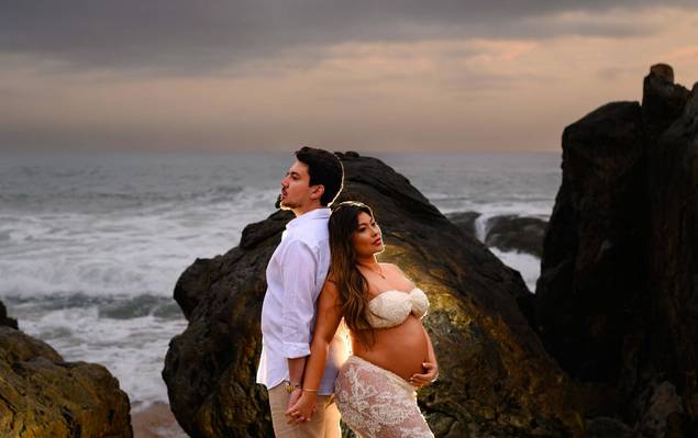 Gestante - Família de Ensaio Gestante ao Amanhecer na Praia | Balneário Camboriú – SC