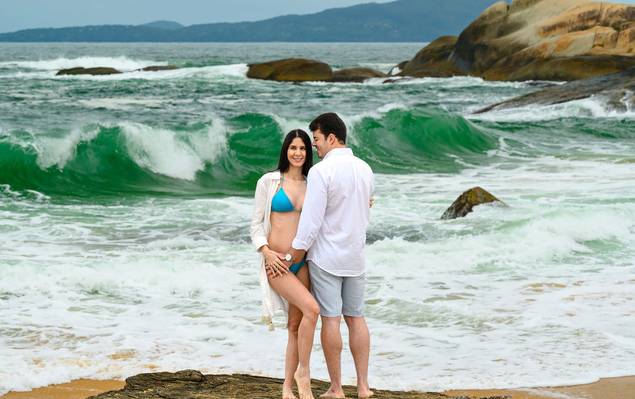 Gestante - Família de Ensaio Gestante na Praia do Estaleirinho em Balneário Camboriú, SC